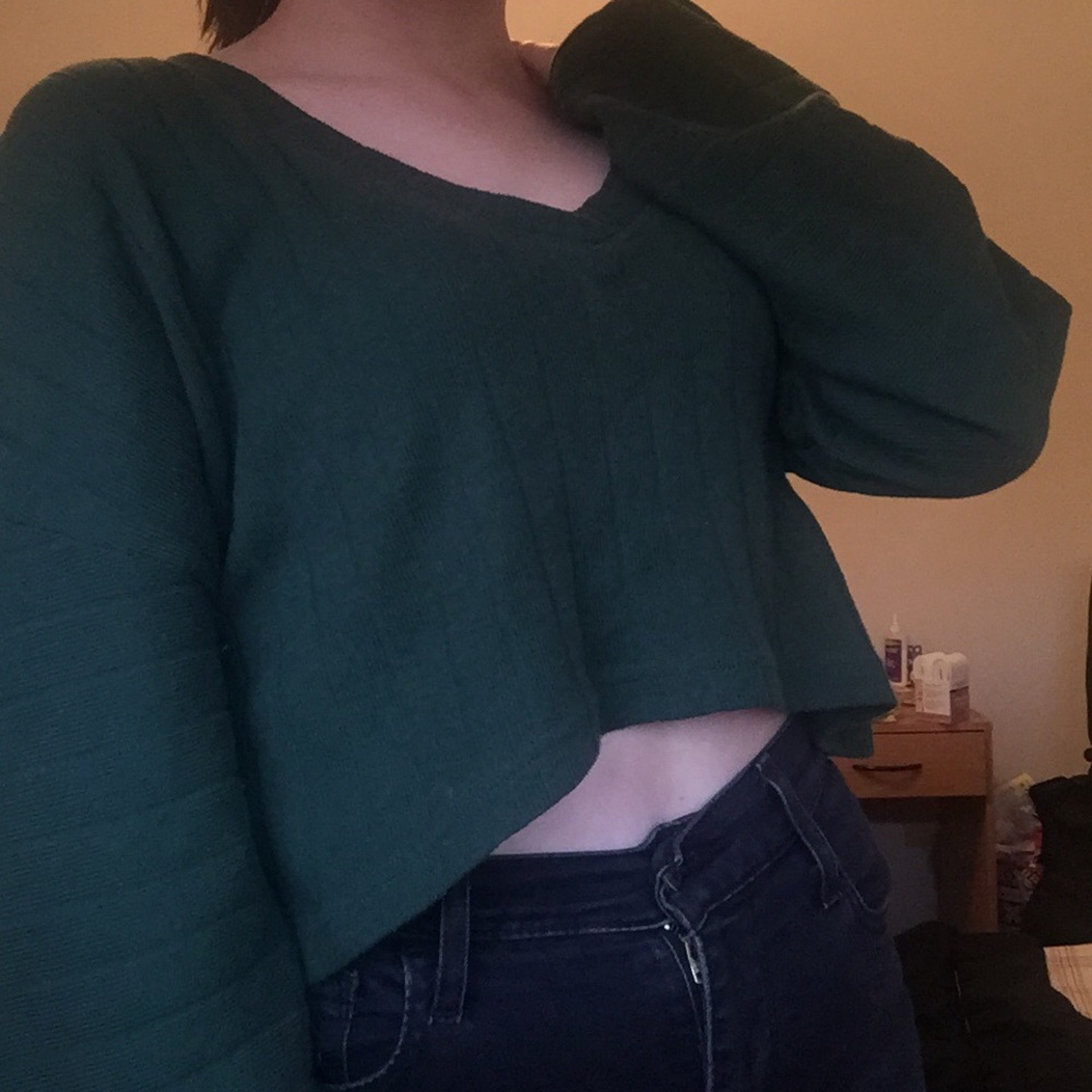 Dark green forever 21 cropped sweater🦋